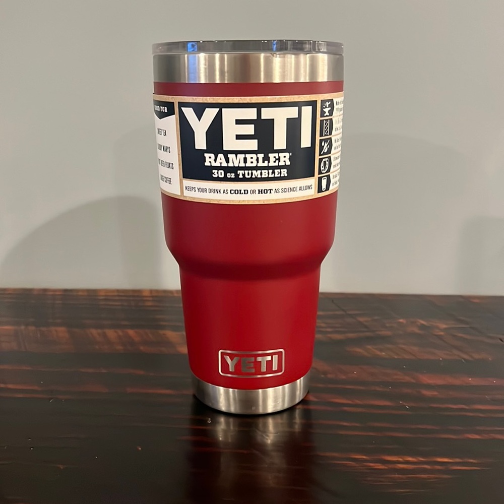 YETI RAMBLER 30oz - Brick Red